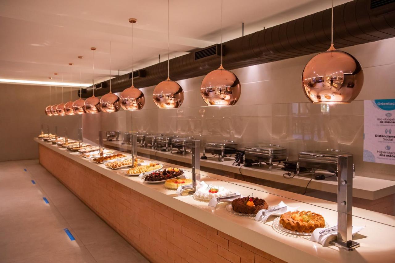 La Torre Resort All Inclusive Porto Seguro Exterior photo The buffet at the lounge