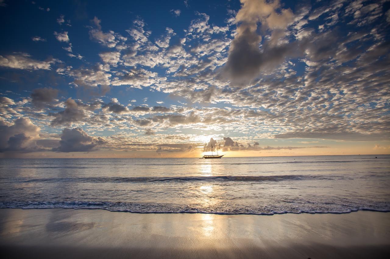 La Torre Resort All Inclusive Porto Seguro Exterior photo Sunset at the beach