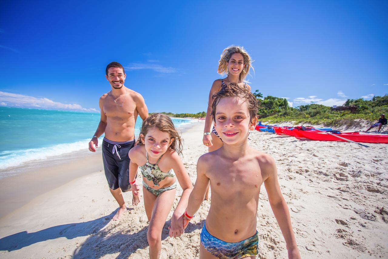 La Torre Resort All Inclusive Porto Seguro Exterior photo Family on a beach